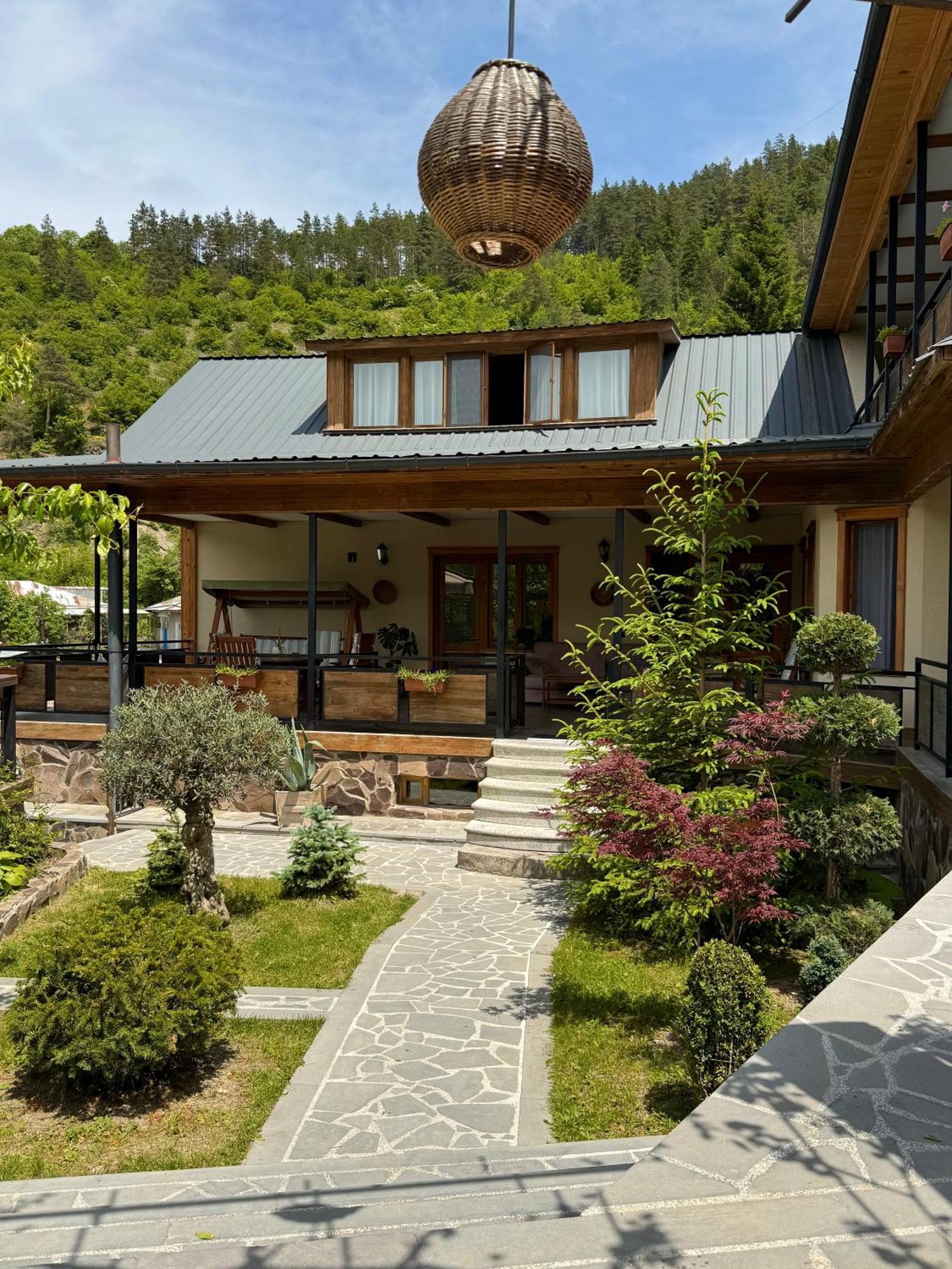 Hotel Borjomi Verde Esterno foto